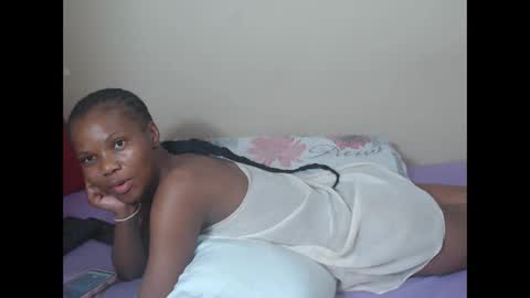 Snapshot of sweetlipss_ chatting on 09.10.25 sweetlipss_ online show from 09.10.25