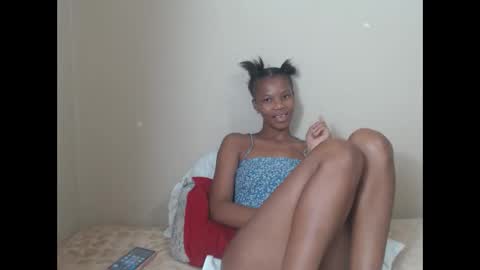 Snapshot of sweetlipss_ chatting on 09.19.25 sweetlipss_ online show from 09.19.25