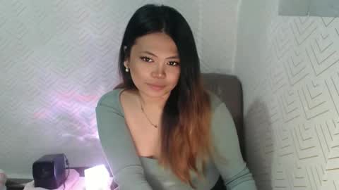 Snapshot of sweetlover_nicole chatting on 05.12.26 NICOLE online show from 05.12.26
