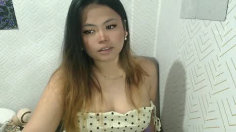 Snapshot of sweetlover_nicole chatting on 06.17.26 NICOLE online show from 06.17.26