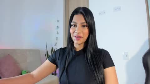 instagram sweetluna 0 online show from 03.31.26