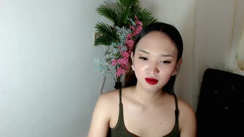 Snapshot of sweetlunarose chatting on 06.21.26 lilcherry online show from 06.21.26