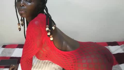 Snapshot of sweetmahriana30 chatting on 05.17.26 Marie online show from 05.17.26