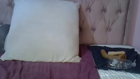 Snapshot of sweetmellowx1 chatting on 03.01.25 sweetmellowx1 online show from 03.01.25