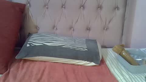 Snapshot of sweetmellowx1 chatting on 03.07.25 sweetmellowx1 online show from 03.07.25