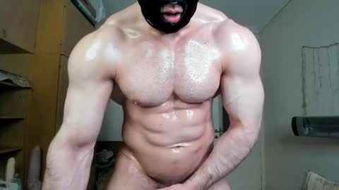 Snapshot of sweetmuscles_boy chatting on 05.12.26 Lorenzo online show from 05.12.26