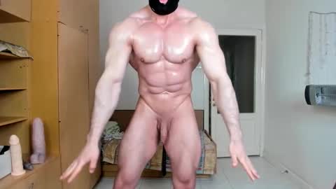 Snapshot of sweetmuscles_boy chatting on 05.20.26 Lorenzo online show from 05.20.26