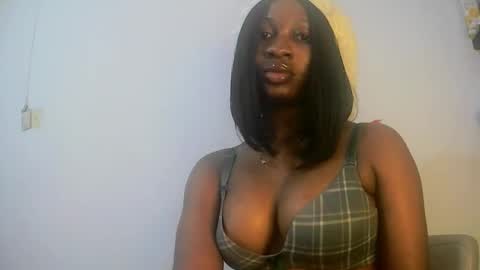 Snapshot of sweetness755325 chatting on 09.16.25 sweetness755325 online show from 09.16.25