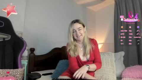 Snapshot of sweetnina_wet chatting on 05.08.26 Sweetnina online show from 05.08.26