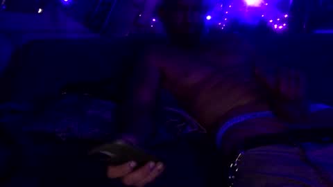 Snapshot of sweetnsexy95 chatting on 12.16.24 WeAim2PZzz online show from 12.16.24