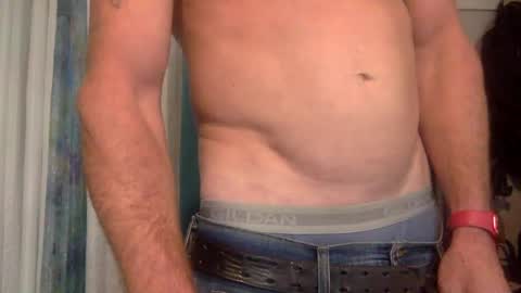 Snapshot of sweetnsexy95 chatting on 01.08.25 WeAim2PZzz online show from 01.08.25