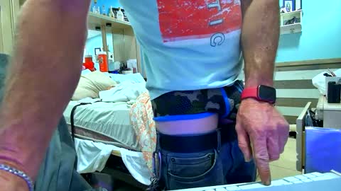 Snapshot of sweetnsexy95 chatting on 02.20.25 WeAim2PZzz online show from 02.20.25