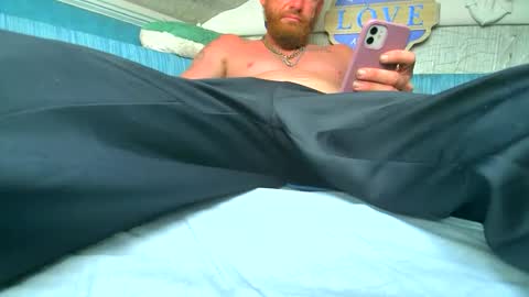 Snapshot of sweetnsexy95 chatting on 02.25.25 WeAim2PZzz online show from 02.25.25