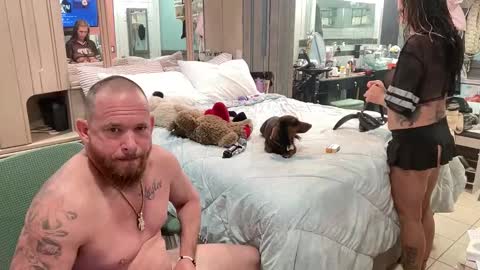 Snapshot of sweetnsexy95 chatting on 11.28.25 WeAim2PZzz online show from 11.28.25