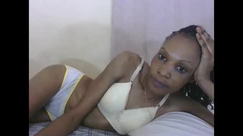 ESTHER online show from 10.04.25