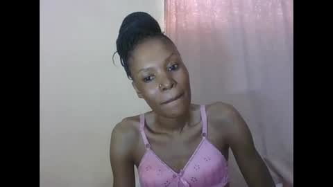 Snapshot of sweetpetite254 chatting on 05.10.26 ESTHER online show from 05.10.26