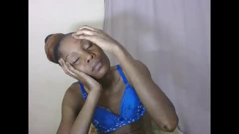 Snapshot of sweetpetite254 chatting on 06.10.26 ESTHER online show from 06.10.26
