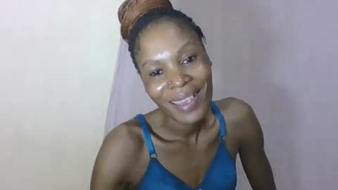 Snapshot of sweetpetite254 chatting on 06.26.26 ESTHER online show from 06.26.26