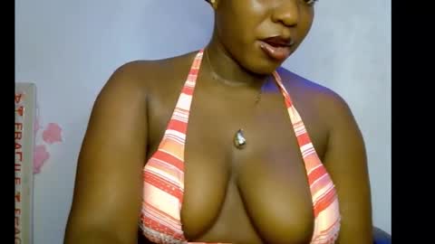 Snapshot of sweetpetitgirl chatting on 02.15.26 LILY BRANDY online show from 02.15.26