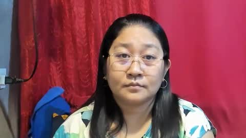 Snapshot of sweetpilipina88 chatting on 05.15.26 MIA online show from 05.15.26