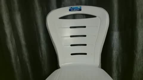 slim ivy online show from 12.21.25