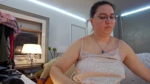 Snapshot of sweetraisa chatting on 06.24.26 SweetRaisa online show from 06.24.26