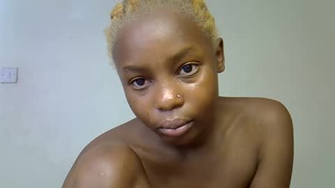 Snapshot of sweetrall chatting on 02.11.26 Lilly online show from 02.11.26