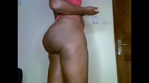 Snapshot of sweetrenne chatting on 01.22.25 sweetrenne online show from 01.22.25