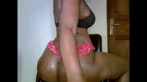 Snapshot of sweetrenne chatting on 02.24.25 sweetrenne online show from 02.24.25