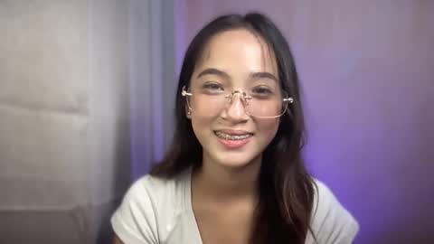 Mia online show from 11.26.25