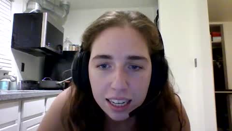 Snapshot of sweetsocalgirl chatting on 01.04.25 sweetsocalgirl online show from 01.04.25