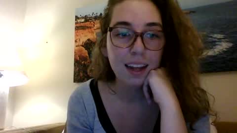 Snapshot of sweetsocalgirl chatting on 11.30.25 sweetsocalgirl online show from 11.30.25