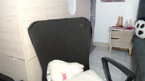 Snapshot of sweett_candy1 chatting on 11.25.25 sweett_candy1 online show from 11.25.25