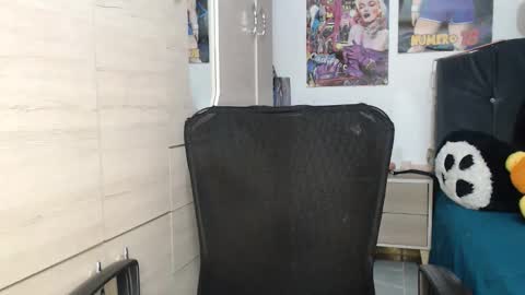 Snapshot of sweett_candy1 chatting on 11.30.25 sweett_candy1 online show from 11.30.25