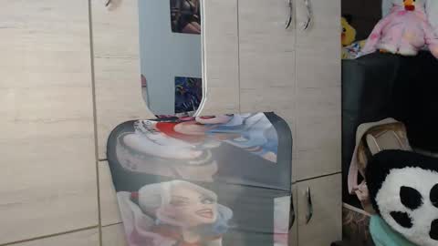 Snapshot of sweett_candy1 chatting on 12.20.25 sweett_candy1 online show from 12.20.25