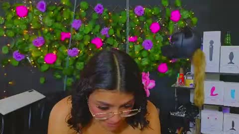 Molly -  INDEPENDENT MODEL online show from 07.23.26