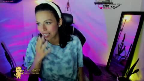 Snapshot of sweettianna chatting on 05.03.26 shamanta Independent modelHelp me reach 100 thumbs up online show from 05.03.26