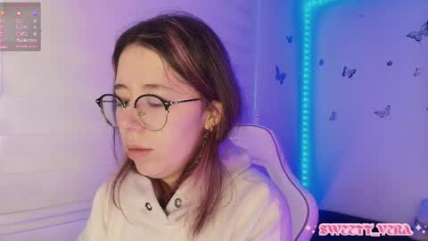 Veronica Independent Model online show from 11.17.25