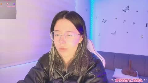 Veronica Independent Model online show from 04.20.26