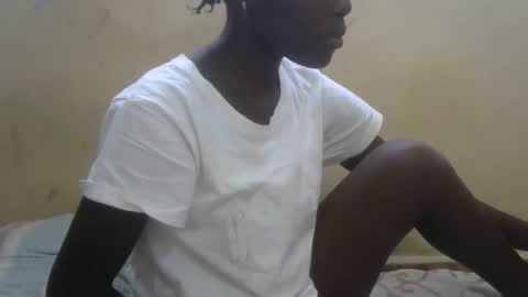 Snapshot of sweetvallerie chatting on 03.07.25 sweetvallerie online show from 03.07.25