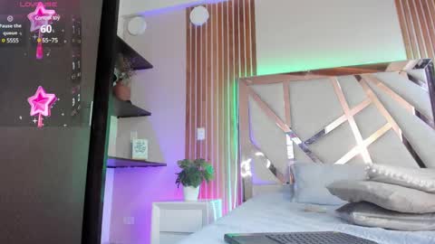 sweetviolet___ online show from 02.26.25