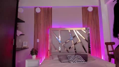 sweetviolet___ online show from 09.17.25