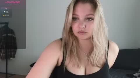 Snapshot of sweety_bettyyy chatting on 07.07.26 Betty online show from 07.07.26