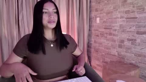 Snapshot of sweety_leela chatting on 06.19.26 . online show from 06.19.26