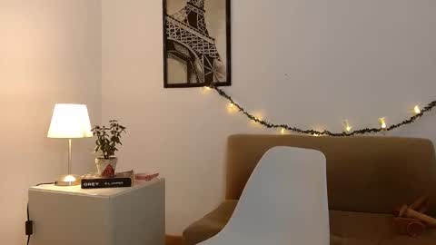 Snapshot of sweety_lya chatting on 10.13.25 Lya online show from 10.13.25