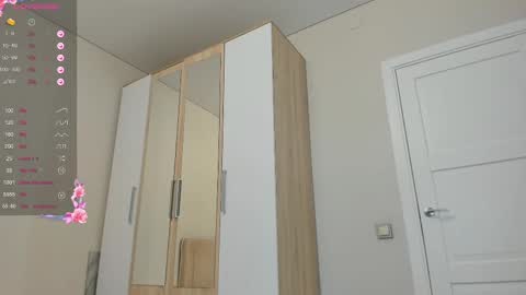 Vikky online show from 02.21.25