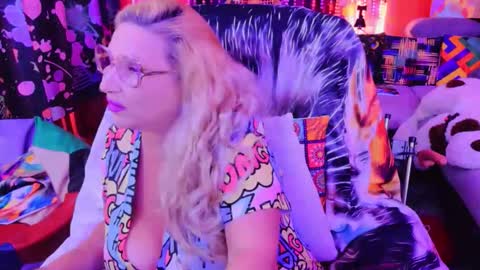 Lisa online show from 09.27.25