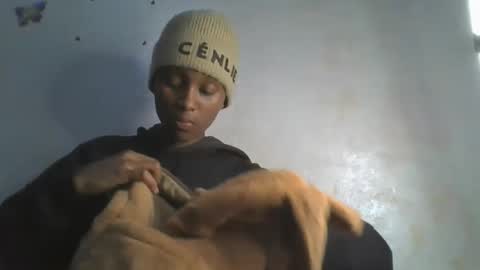 Snapshot of sweetypussy01 chatting on 10.12.25 sweetypussy01 online show from 10.12.25