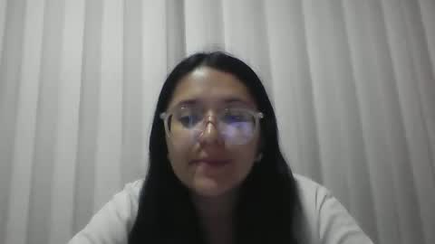 Snapshot of sweetyypeach chatting on 01.03.25 sweetyypeach online show from 01.03.25