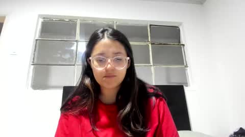 Snapshot of sweetyypeach chatting on 02.15.25 sweetyypeach online show from 02.15.25